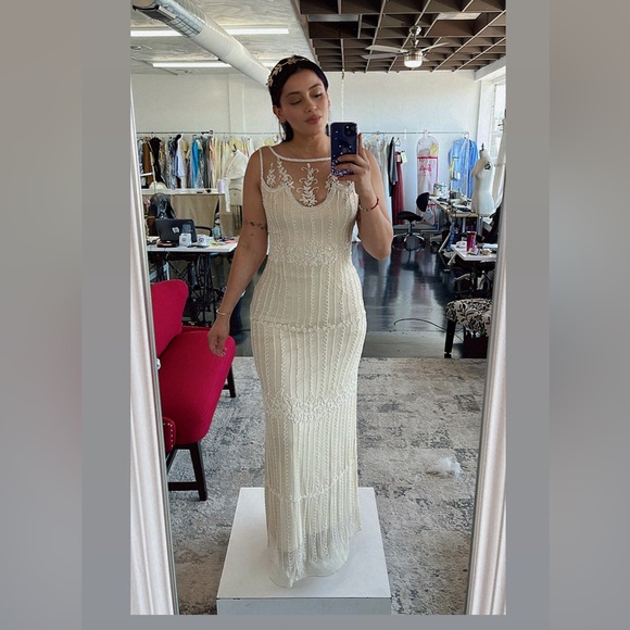 Vintage wedding dress, not used - Picture 2 of 2